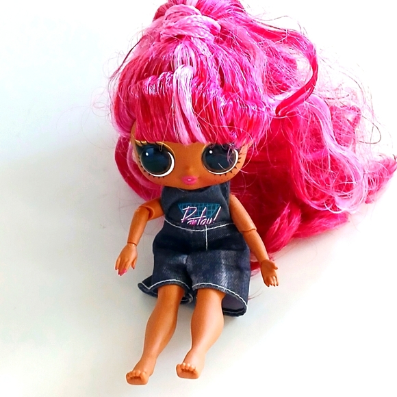 LOL SURPRISE TWEENS CHERRY BB FASHION DOLL WITH CLOTHES PINK HAIR - Picture 1 of 3